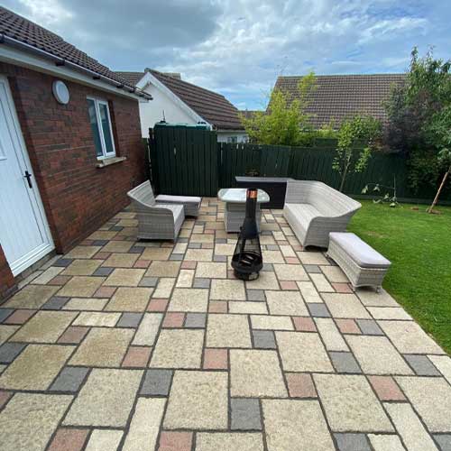 Robs Removals patio with garden furniture after cleaning
